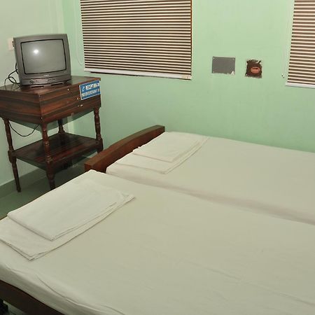 Hotel Valli Thanjavur Exteriör bild