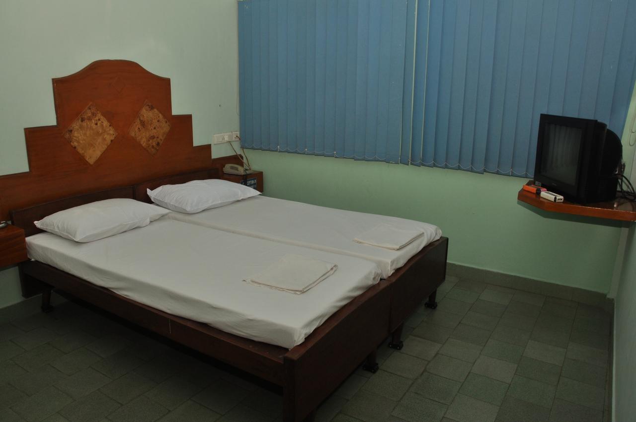 Hotel Valli Thanjavur Exteriör bild