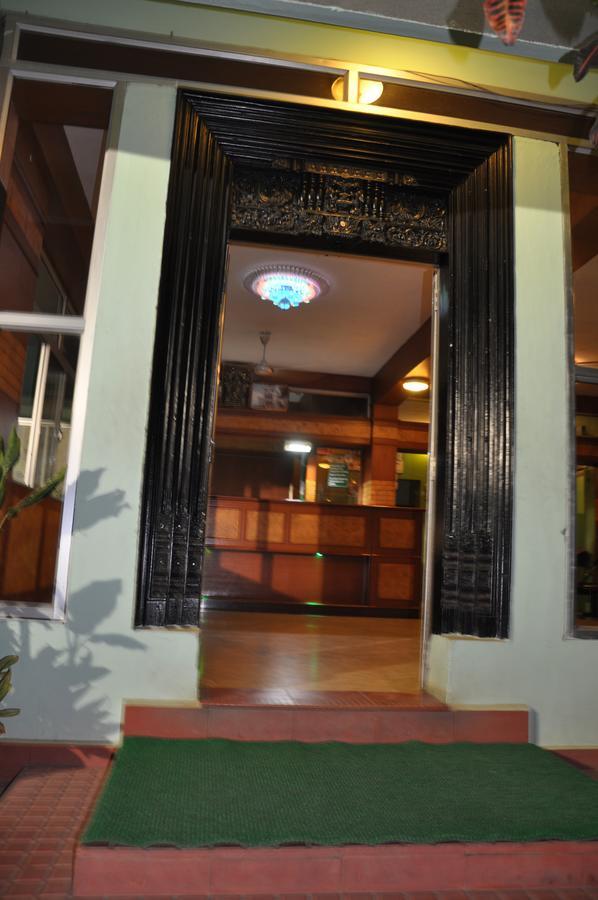 Hotel Valli Thanjavur Exteriör bild